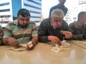 Gaziantepliler Baklavayı En Hızlı Yemek İçin Yarıştı