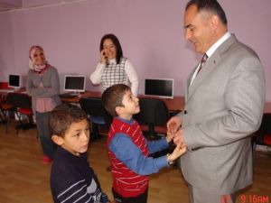 Yakutiye Başkan Vekili, Çocuklara Oyuncak Dağıttı