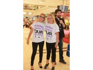 Tabutuna ‘kadına Şiddet‘ Eylemlerinde Çekilmiş Fotoğrafı Konuldu