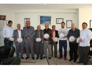 40 Yıllık Esnafa Plaket