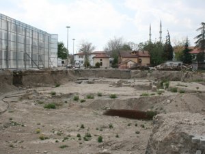Tarihi temeller kaderine terk edildi