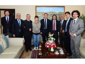 Çin İşadamları Derneği Başkanı Son Zi Bin, Vali Altıparmak’ı Ziyaret Etti