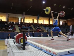 Haltercilere ödülleri Mebmet Öksüz’den