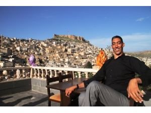 Türk Okullarını Öven Sultan Köse: İnsan Sonradan Pişman Olacağı Şeyi Yapmamalı