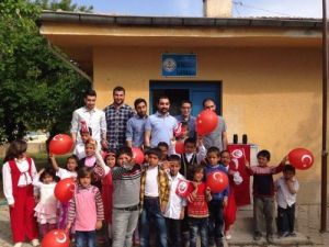 Zirve Üniversitesi, Köy Okulunu Yeniledi