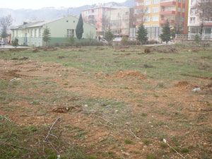 Sağlık Meslek Lisesi bahçesinde düzenleme