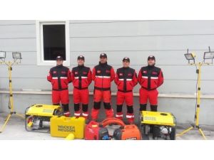 Japon Büyükelçiliği'nden Van Asya Arama Kurtarma Ekibi'ne Malzeme Desteği