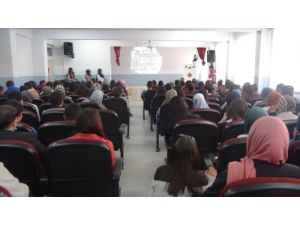 Öğrencilerden Kutlu Doğum Etkinliği