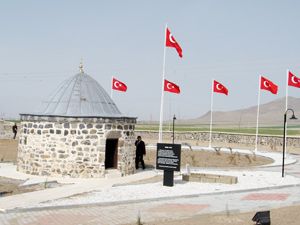 Emrulgazi Türbesi’nde çevre düzenlemesi