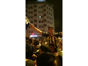 Batman'da Binlerce Kişi Şampiyonluğu Havai Fişeklerle Kutladı