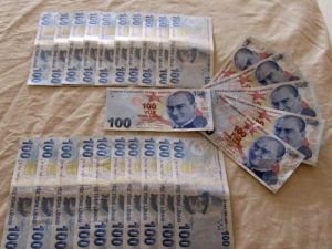 Otomobilde Sahte Para Ele Geçirildi
