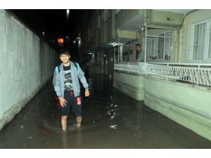 Manisa'da Yağmur Etkili Oldu