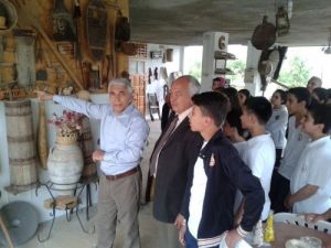 Evinin Altını Müzeye Dönüştürdü