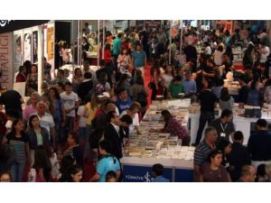 Tüyap İzmir Kitap Fuarı'nı 407 Bin Kişi Ziyaret Etti
