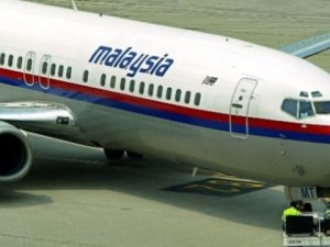 Malezya uçağının parçaları bulundu