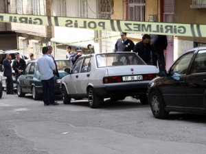 Aşkına karşılık bulamayınca silahla kendini vurdu