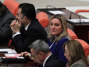 CHP'li Akif Hamzeçebi'den AK Partili vekile iltifat