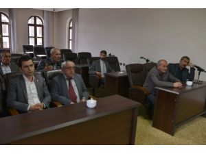 Korkut, Muhtarları Dinledi