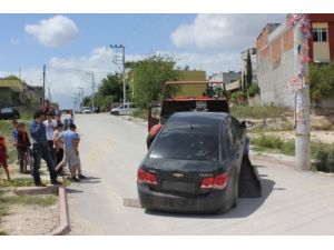 Uygulama Noktasından Kaçan Sürücü İki Öğrenciye Çarpıp Firar Etti