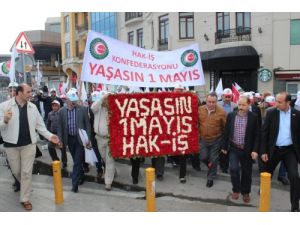 Hak-iş, Taksim'deki Anıta Çelenk Bıraktı