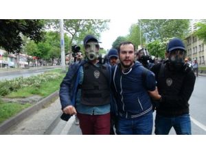 Polis, Linç Edilmekten Biber Gazı Sıkarak Kurtuldu