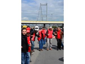 Boğaziçi Köprüsü'nde Halaylı 1 Mayıs Kutlaması