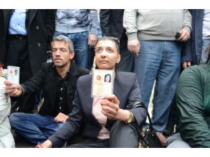 Çantalı Kadın Elinde Kimliği İle Toma’ya Karşı Durdu