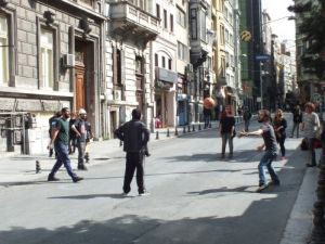 Taksim’de Dönerler Tezgahta Kaldı