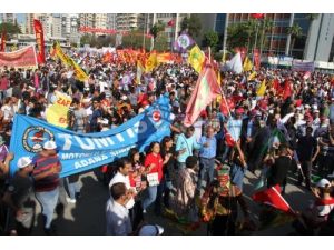 Adana'da 1 Mayıs Halaylarla Kutlandı