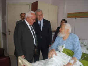 Müftü Özbuğday'dan hastalara ziyaret