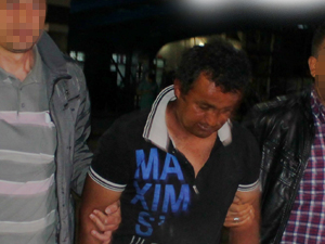 Para isteyen kardeşini bıçakladı