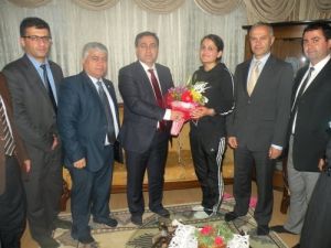 Darp Edilen Sağlıkçıya Müdür Desteği