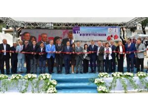 İzmir’in En Renkli Festivali Başladı