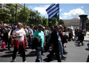 Yunanistan'da Pazarcılar Ayaklandı