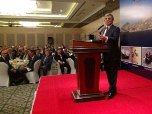 'Demokrasi' Vurgusu Yapan Gül: Türkiye'nin Önü Çok Parlak