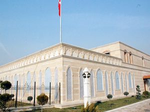 Açılışını Başbakan yaptı ama hala kapalı