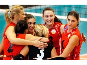 Fenerbahçe'yi 3-1 Yenen Vakıfbank Seriyi 3-1'le Tamamladı Ve Şampiyon Oldu