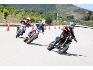 Türkiye Süpermoto Şampiyonası Urla'da Yapıldı