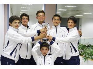 Yamanlar Teniste Türkiye Şampiyonu Oldu