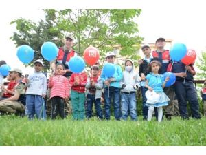 Lösemili Çocuklar, Jandarma İle Birlikte Uçurtma Uçurdu