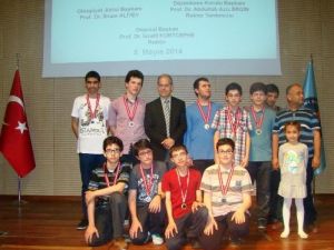 Yamanlar Koleji, Matematik Olimpiyatı'nda 15 Madalya Kazandı