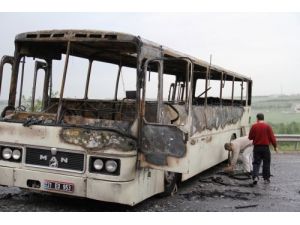 Diyarbakır’da Ydg-h Üyeleri Üniversite Otobüsünü Yaktı