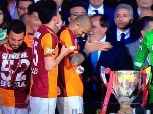 Melo'dan Yıldırım Demirören'e şok tepki