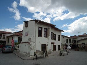 Bu harabe görüntü Konya'ya yakışmıyor