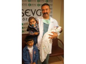 13 Günlük Bebeğe Katarakt Ameliyatı