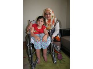 12 Yaşına Kadar 22 Kez Ameliyat Oldu, 2 Ameliyat Daha Olursa Yürüyecek