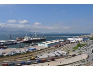 Bandırma Limanı'nda Geminin Deposunda 2 Kaçak Yakalandı