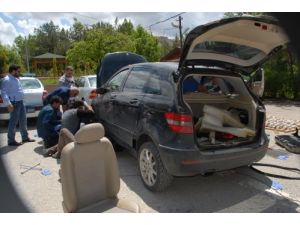 Lüks Aracın Her Yerine Eroin Saklamışlar