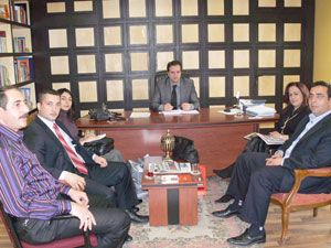 Erkunt, liderlik yolunda