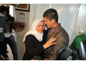 Jandarma’dan Asker Annesine ‘anneler Günü’ Hediyesi